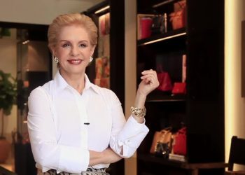 Carolina Herrera: Mulher de cabelo longo depois dos 40 não tem classe