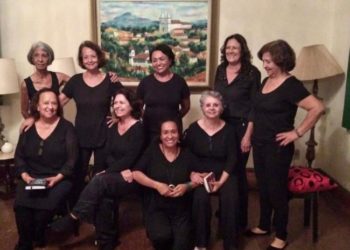 Com mais de 60, elas se unem e fazem do teatro um ato libertador