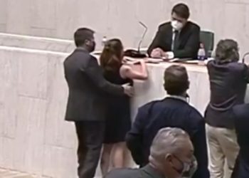 Deputada: A vida de uma mulher na política no Brasil é muito violenta