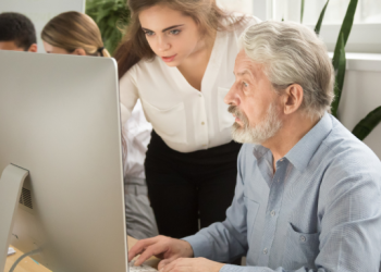 Covid e preconceito: maiores de 50 lutam para se manter no mercado de trabalho