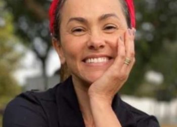 Suzana Alves: Parei de pintar o cabelo e passei a achá-lo bonito