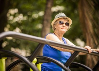 Grande drama: quem vai cuidar dos velhos que temos em casa