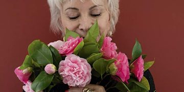 Isabel Allende sobre 3º casamento aos 70: O amor é o mesmo, mas as necessidades são diferentes