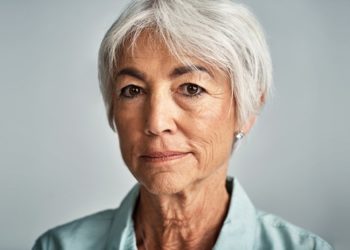 Temos que combater o ageismo. Comece hoje. Abrace a sua idade!