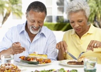 Alimentos  que beneficiam um cérebro em processo de envelhecimento