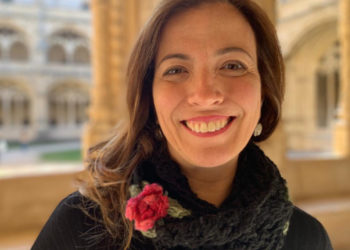 Médica lança pequeno manual para ensinar como envelhecer com mais alegria