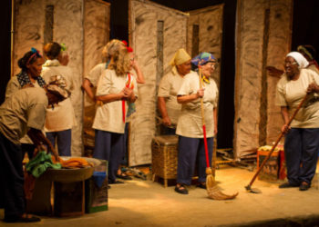 Senhoras atrizes de BH pedem ajuda para se apresentar em SP