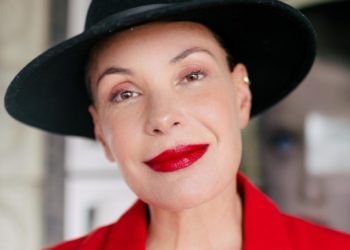 Carolina Ferraz: Envelhecer me libertou, me deu senso de direção