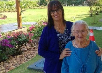 Nonagenária, a vaidosa Leonídia encanta pela alegria e otimismo