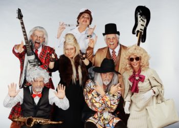 Elenco afinado do musical ‘Forever Young’ dá fôlego à velhice