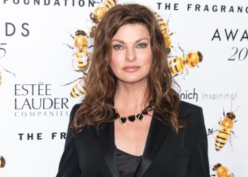 Tratamento estético deixa modelo Linda Evangelista ‘brutalmente desfigurada’