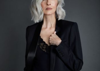 Cinco dicas de moda para deixar a mulher madura naturalmente elegante