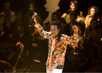 Ele nos deixou precocemente, aos 66 anos. Ficou a Melodia