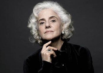 Os cabelos brancos  de Marieta Severo: ‘A pandemia me ajudou a dar esse passo’