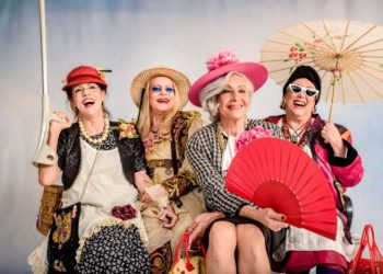 As Meninas Velhas é o título da peça que conta a história de quatro sessentonas