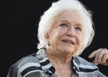 Atuando no palco e na TV, Nathalia Timberg chega aos 90 anos