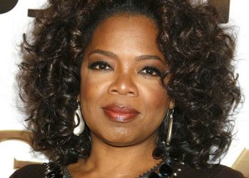 Com fortuna de mais de 10 bi, aos 68, Oprah Winfrey é símbolo da mulher poderosa