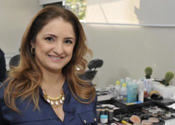 Maquiagem ajuda a amenizar as marcas deixadas pelo tempo