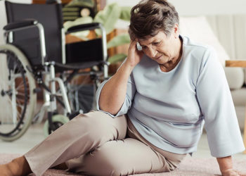 Por que depois dos 65 anos as mulheres sofrem mais quedas do que os homens