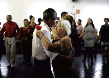 Brasil envelhece uma década mais cedo