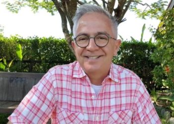 A gente sabe que vai desaparecer, mas vive como se fosse eterno