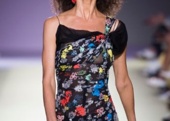 Temporada de moda de verão 2019 é das modelos veteranas