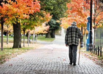 Velhice é a última chance de se acabar de nascer