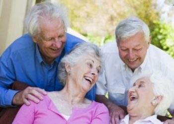 O bom do envelhecer é não se importar com a opinião alheia