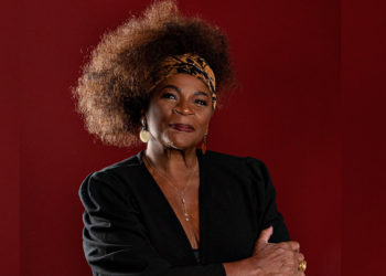 Zezé Motta apresenta programa dedicado a homens e mulheres com mais de 60