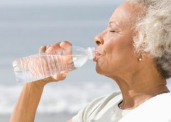 Usando a arte para nos mostrar a importância de beber mais água