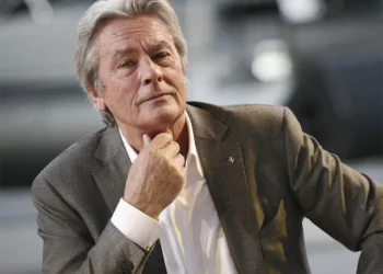 Decisão de Alain Delon, 86, sobre morte assistida renova discussão sobre o assunto