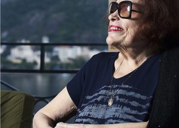 Bibi Ferreira: “Sinto falta de um namorado, não de um casamento”