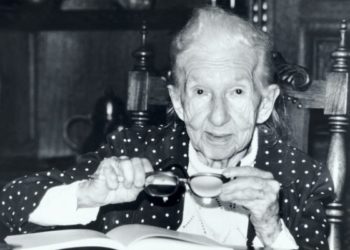 Cora Coralina lançou seu 1º livro aos 76 anos