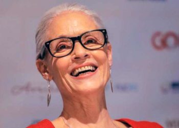 Perto dos 70, Sônia Braga vê grisalho como ‘símbolo de liberdade’