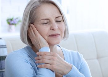 Você tem zumbido no ouvido? Vá ao médico