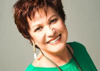 Aos 60, ela decreta: Essa é a minha vez