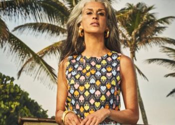 Musa do verão 2023 tem 47 anos e é modelo