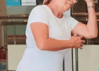 Louca por dança, essa aposentada dá show em rede social