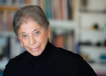 Escritora lamenta ‘só ter ficado rica’ após os 80