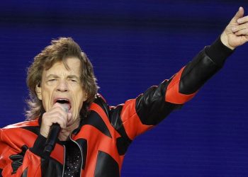 Mick Jagger chega saltitante aos 80