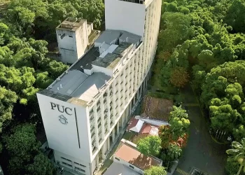 Preconceito de idade chega à Universidade Católica do Rio