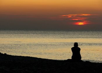 Por que é tão difícil ficar calado? Falta silêncio