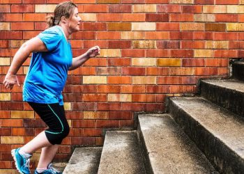 Subir 50 degraus reduz risco de doenças cardiovasculares em 20%