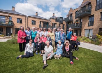 No ‘New Ground, vivem somente mulheres de mais de 50 anos