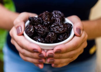 Ameixa seca é rica em fibras e reduz açúcar no sangue