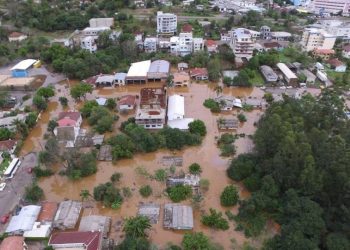 “Não está morto quem peleia”
