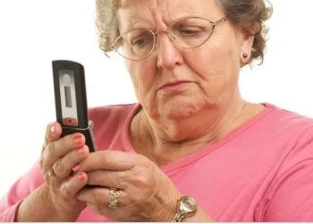 Tecnologia é injusta com idosos e com quem tem poucos recursos