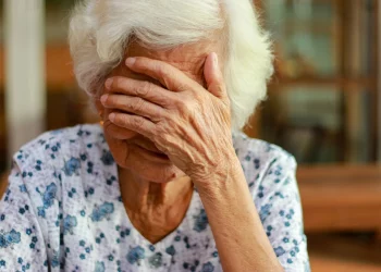 Temos que dar um basta à violência contra os idosos, que só aumenta