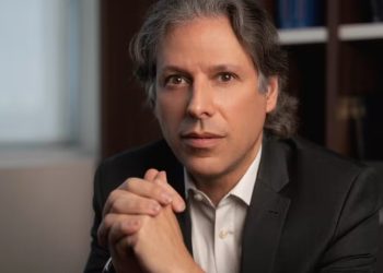 Mulheres idosas estão fazendo mais cirurgia plástica