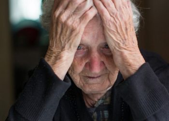 A tragédia da velhice desassistida